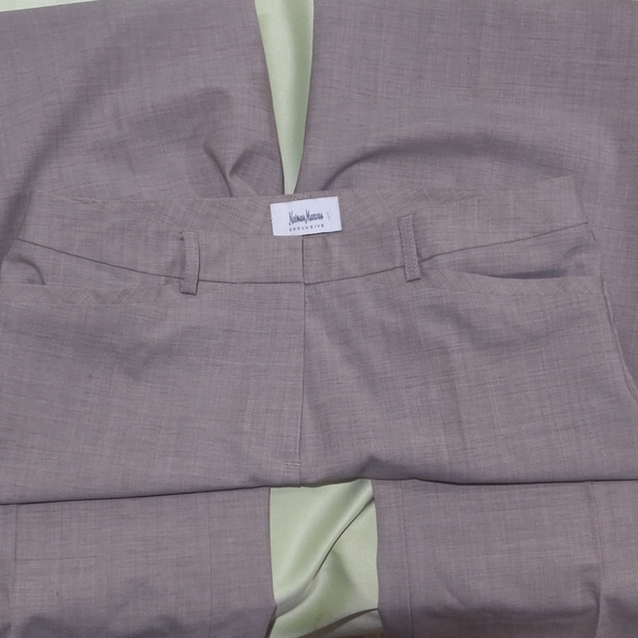 Neiman Marcus Exclusive Summer Wool Slacks - Picture 2 of 7